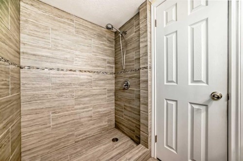 31 Coventry Road Ne, Calgary, AB - Indoor