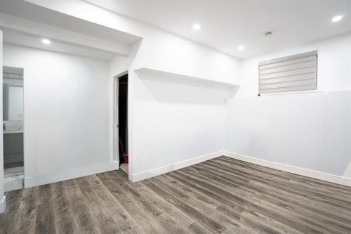 321 Kinniburgh Cove, Chestermere, AB - Indoor Photo Showing Other Room