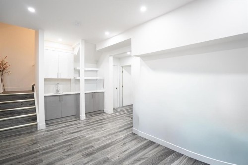 321 Kinniburgh Cove, Chestermere, AB - Indoor Photo Showing Other Room