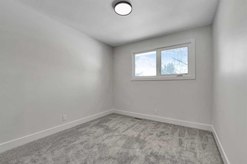 928 Lake Twintree Crescent Se, Calgary, AB - Indoor Photo Showing Other Room