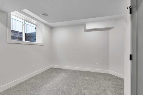 928 Lake Twintree Crescent Se, Calgary, AB - Indoor Photo Showing Other Room
