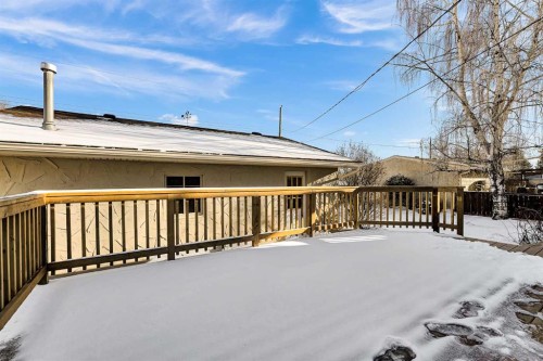 928 Lake Twintree Crescent Se, Calgary, AB - Outdoor