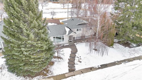 928 Lake Twintree Crescent Se, Calgary, AB - Outdoor