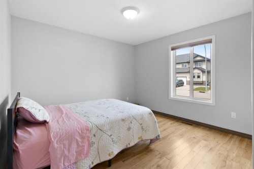 29 Sandpiper Drive, Didsbury, AB - Indoor Photo Showing Bedroom