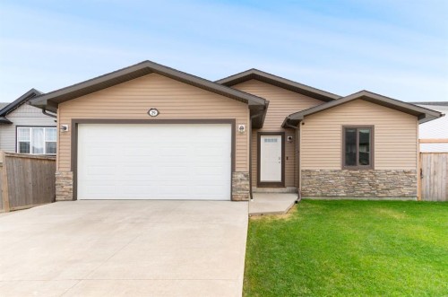 29 Sandpiper Drive, Didsbury, AB - Outdoor
