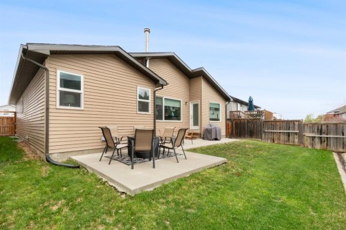29 Sandpiper Drive, Didsbury, AB - Outdoor