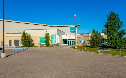 29 Sandpiper Drive, Didsbury, AB - Outdoor