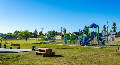 29 Sandpiper Drive, Didsbury, AB - Outdoor