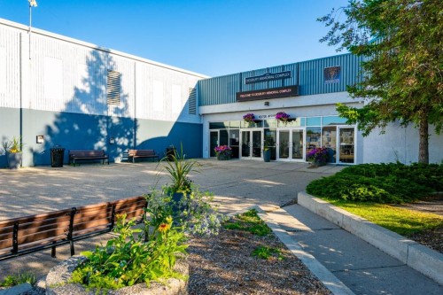 29 Sandpiper Drive, Didsbury, AB - Outdoor