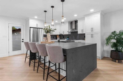 10404 Maplemont Road Se, Calgary, AB - Indoor