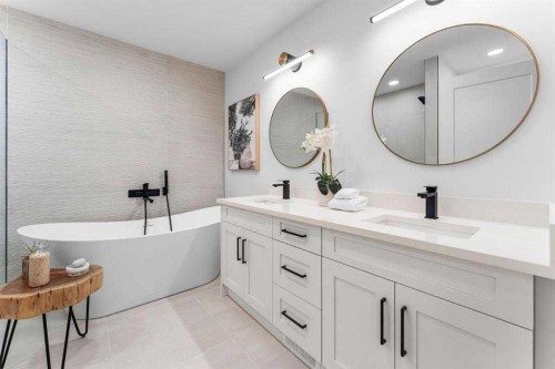 10404 Maplemont Road Se, Calgary, AB - Indoor Photo Showing Bathroom
