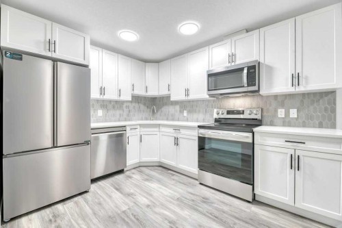 230 Wildrose Drive, Strathmore, AB - Indoor Photo Showing Kitchen