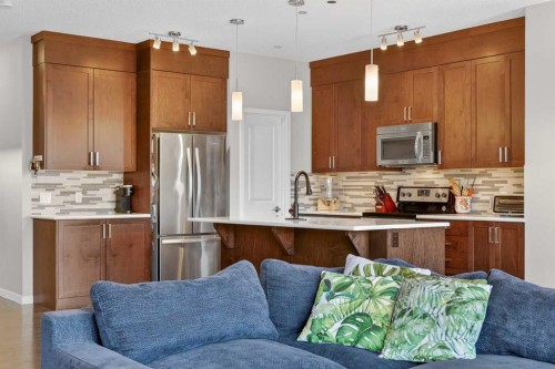 15 Fireside Crescent, Cochrane, AB - Indoor Photo Showing Kitchen
