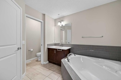 15 Fireside Crescent, Cochrane, AB - Indoor Photo Showing Bathroom