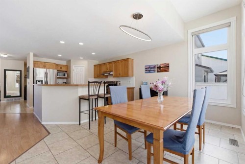1067 Coventry Drive Ne, Calgary, AB - Indoor Photo Showing Dining Room