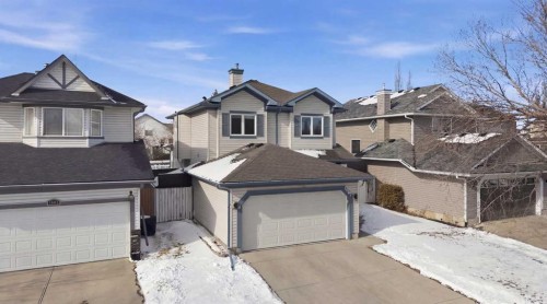 1067 Coventry Drive Ne, Calgary, AB - Outdoor