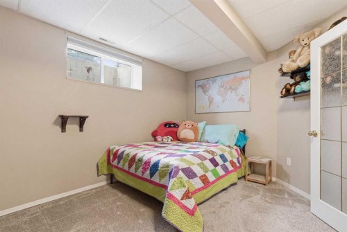1067 Coventry Drive Ne, Calgary, AB - Indoor Photo Showing Bedroom