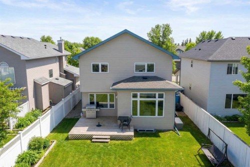 1067 Coventry Drive Ne, Calgary, AB - Outdoor
