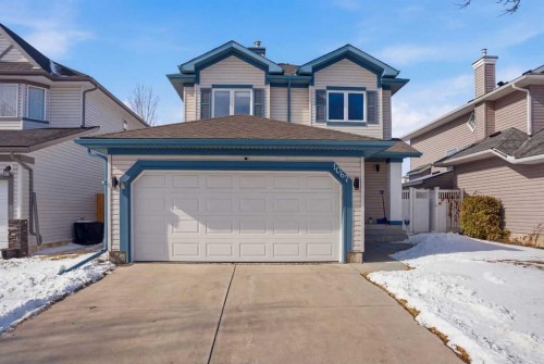1067 Coventry Drive Ne, Calgary, AB - Outdoor
