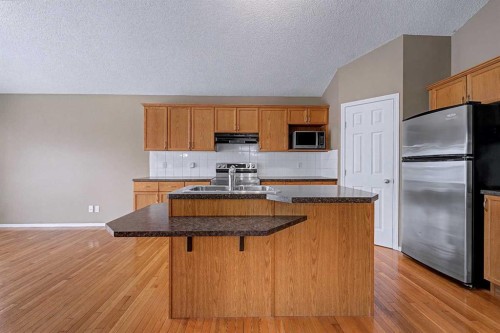 522 Evermeadow Road Sw, Calgary, AB - Indoor Photo Showing Kitchen