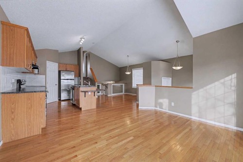 522 Evermeadow Road Sw, Calgary, AB - Indoor Photo Showing Kitchen