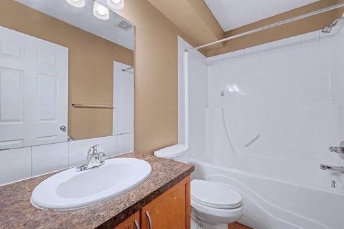 522 Evermeadow Road Sw, Calgary, AB - Indoor Photo Showing Bathroom