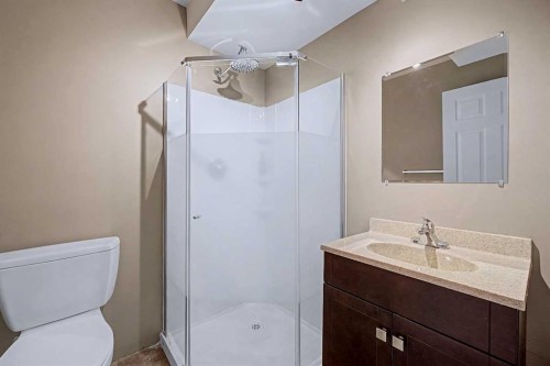 522 Evermeadow Road Sw, Calgary, AB - Indoor Photo Showing Bathroom