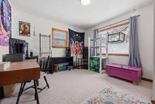 1019 8 Avenue Ne, Calgary, AB - Indoor Photo Showing Office