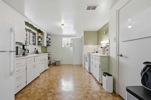 1019 8 Avenue Ne, Calgary, AB - Indoor