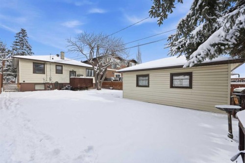 1019 8 Avenue Ne, Calgary, AB - Outdoor