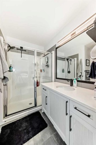 29 Precedence Glen, Cochrane, AB - Indoor Photo Showing Bathroom