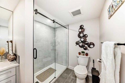 29 Precedence Glen, Cochrane, AB - Indoor Photo Showing Bathroom