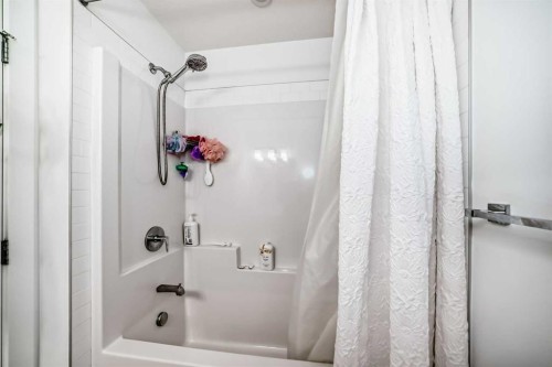 604-280 Chelsea Road, Chestermere, AB - Indoor Photo Showing Bathroom