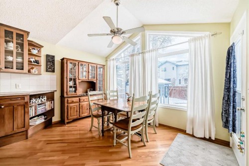 199 Mt Brewster Circle Se, Calgary, AB - Indoor Photo Showing Dining Room