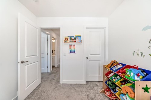 81 Herron Mews Ne, Calgary, AB - Indoor Photo Showing Other Room