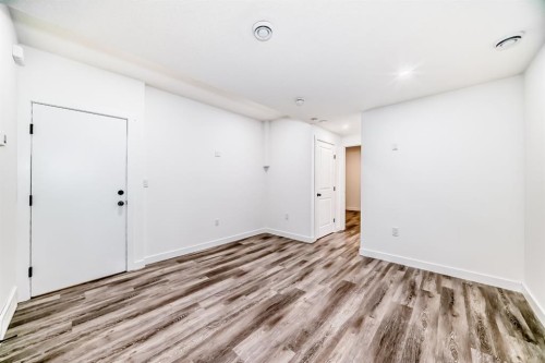 81 Herron Mews Ne, Calgary, AB - Indoor Photo Showing Other Room