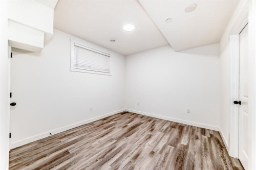 81 Herron Mews Ne, Calgary, AB - Indoor Photo Showing Other Room