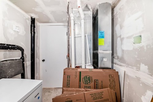 81 Herron Mews Ne, Calgary, AB - Indoor