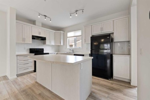 124 Cityspring Way Ne, Calgary, AB - Indoor Photo Showing Kitchen