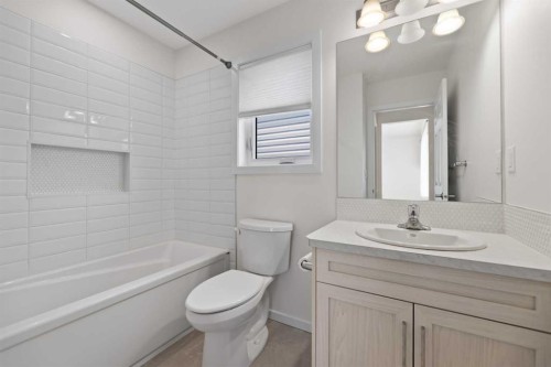 124 Cityspring Way Ne, Calgary, AB - Indoor Photo Showing Bathroom
