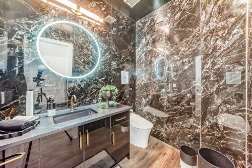 630 Rocky Ridge View Nw, Calgary, AB - Indoor Photo Showing Bathroom