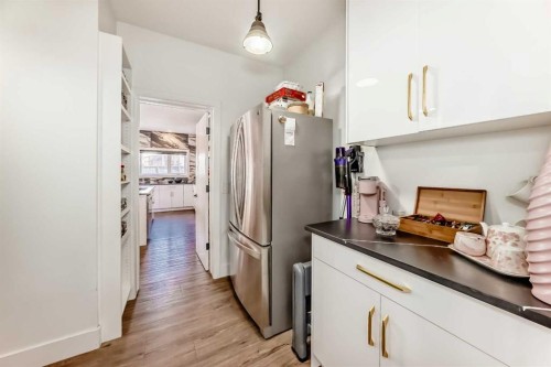 630 Rocky Ridge View Nw, Calgary, AB - Indoor Photo Showing Kitchen