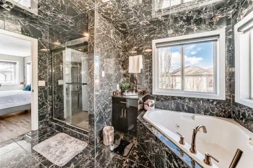 630 Rocky Ridge View Nw, Calgary, AB - Indoor Photo Showing Bathroom