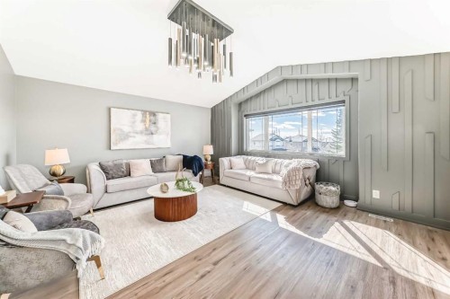 630 Rocky Ridge View Nw, Calgary, AB - Indoor Photo Showing Living Room