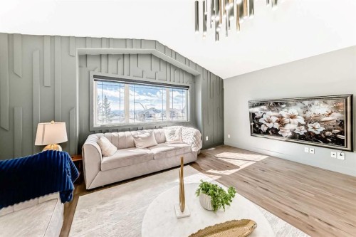 630 Rocky Ridge View Nw, Calgary, AB - Indoor Photo Showing Living Room