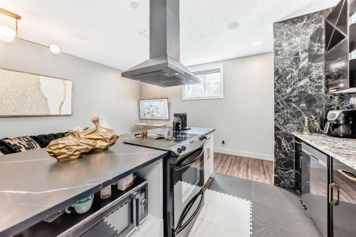 630 Rocky Ridge View Nw, Calgary, AB - Indoor Photo Showing Kitchen