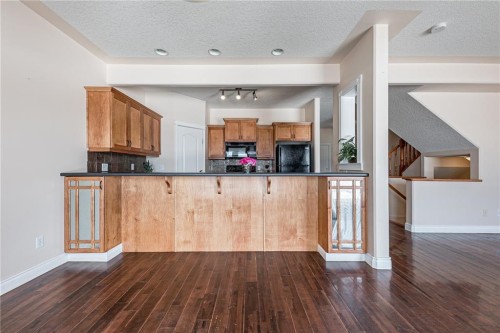 144 Rocky Vista Terrace Nw, Calgary, AB - Indoor Photo Showing Kitchen