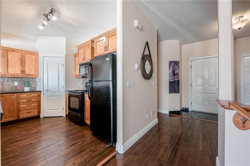 144 Rocky Vista Terrace Nw, Calgary, AB - Indoor Photo Showing Kitchen