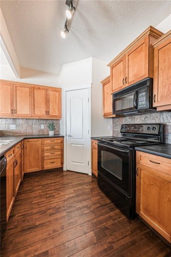 144 Rocky Vista Terrace Nw, Calgary, AB - Indoor Photo Showing Kitchen