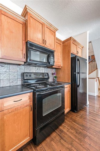 144 Rocky Vista Terrace Nw, Calgary, AB - Indoor Photo Showing Kitchen